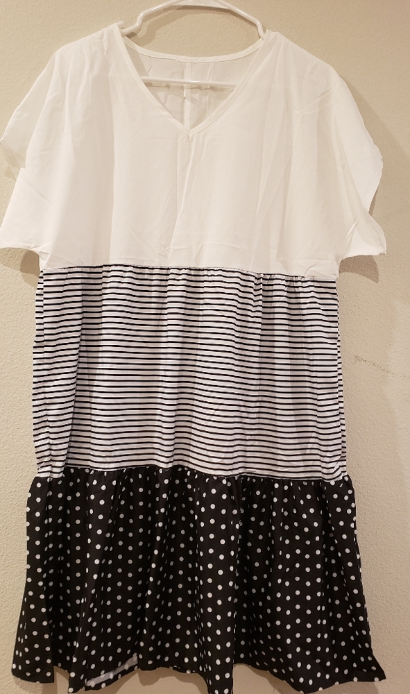 Womens White/black Polka Dot/Stripe V-Neck
